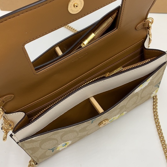 COACH Gemma Clutch Crossbody In Signature Canvas With Daisy Print - Picture 11 of 16